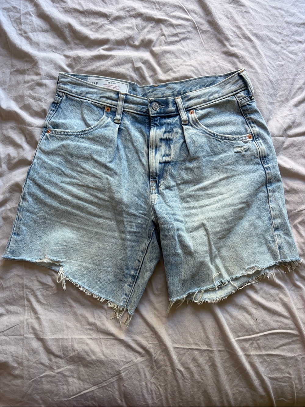 GAP 100% Cotton Light Wash Distressed Denim Pleated Cutoff Jean Shorts Jorts